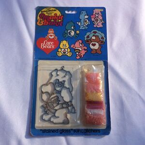 Vtg 1984 Care Bears “Baby Hugs” Makit & Bakit Stained Glass Suncatcher Kit Rare